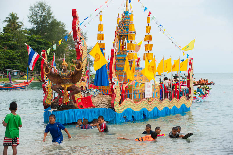 temple barge thailand