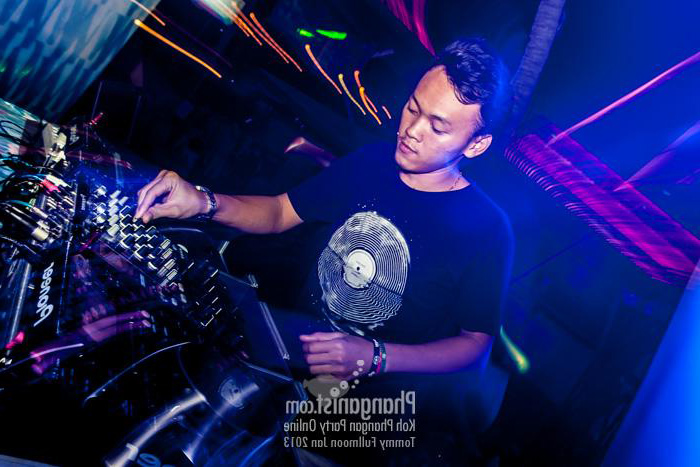 tommy-full-moon-party-koh-phangan-jan-2013-mackie-dj-rose-tech-house